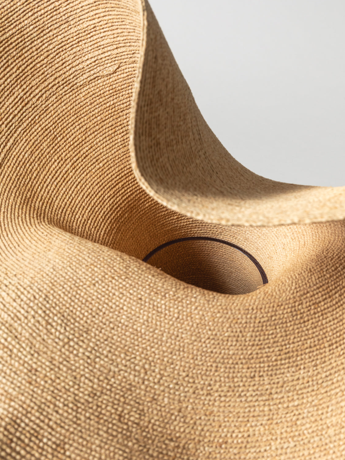 Lapel Vase - Raffia