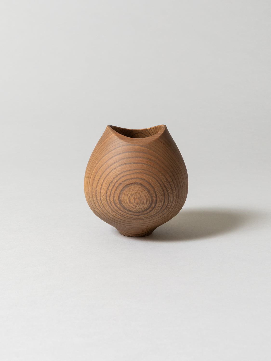 AEKA Object Footed Vase, Smoky Grey