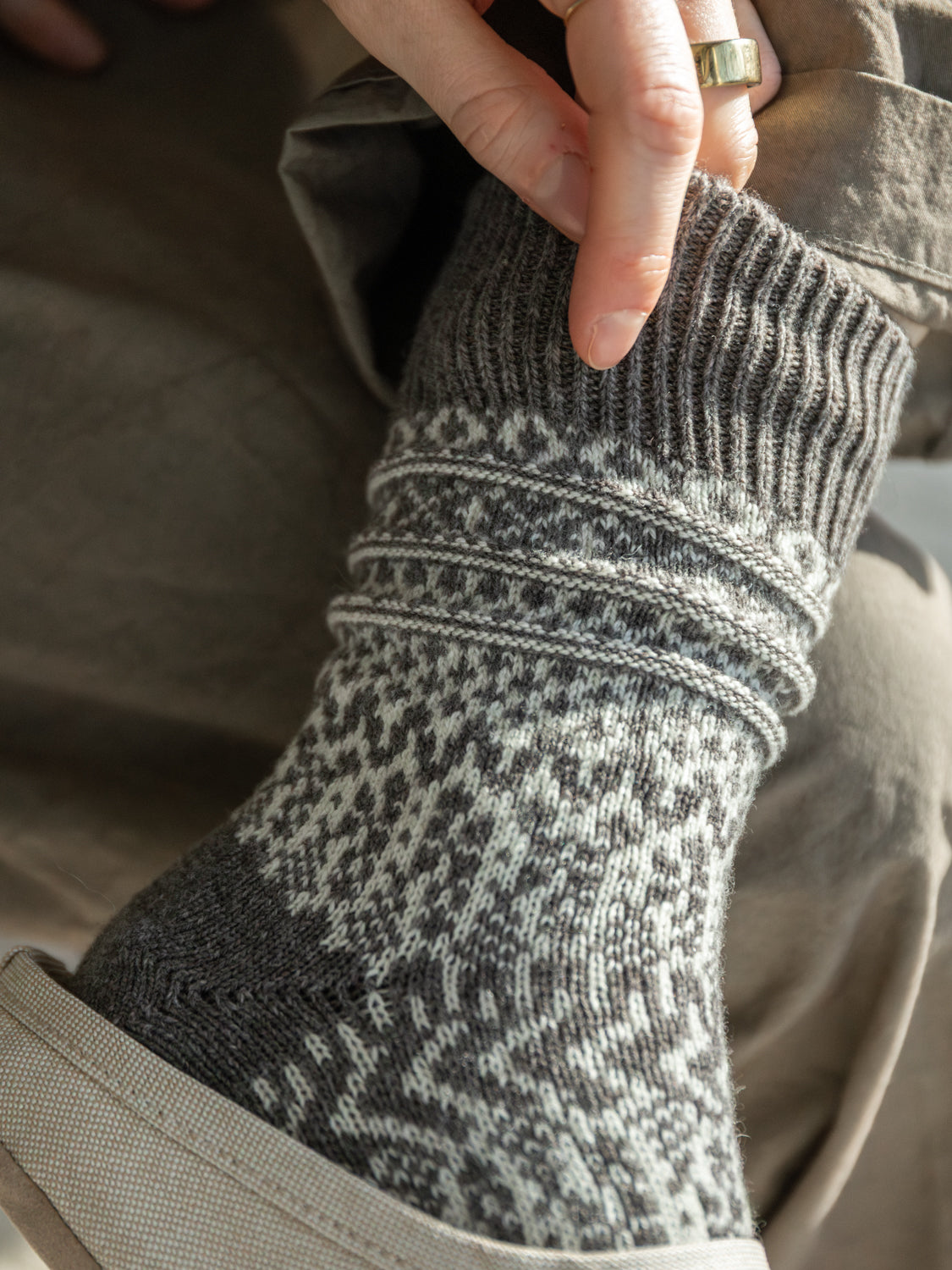 hissikoku Wool Jacquard Socks, Grey