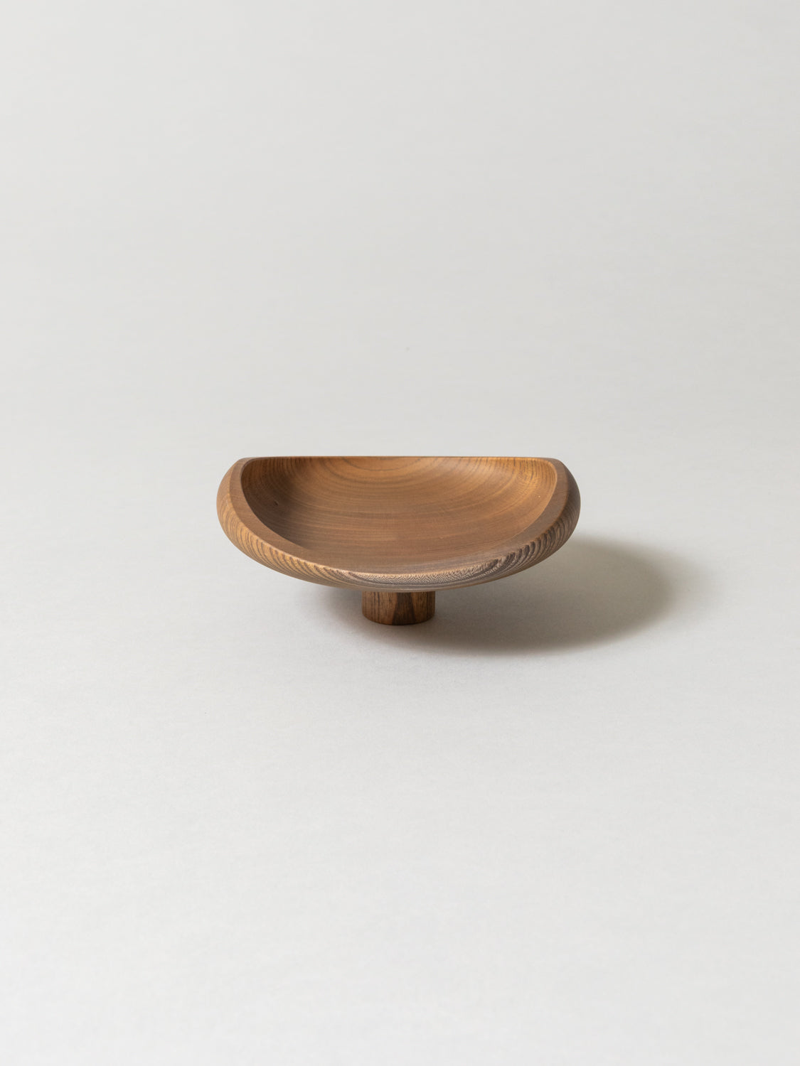 AEKA Object Footed Flat Bowl, Smoky Grey