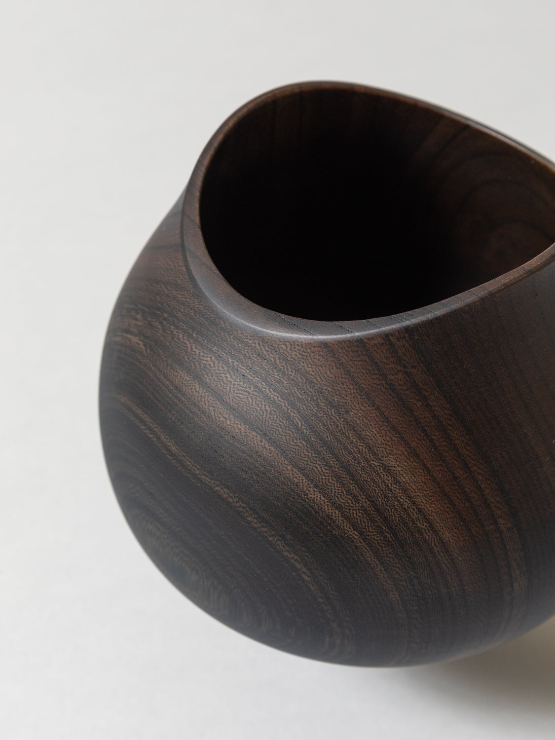 AEKA Object Footed Vase, Black