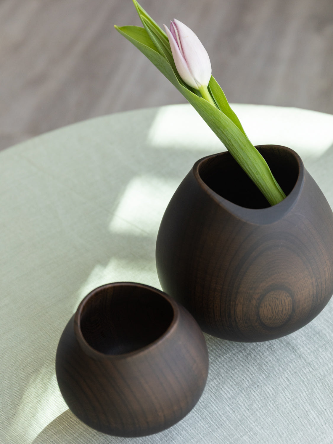 AEKA Object Footed Vase, Black