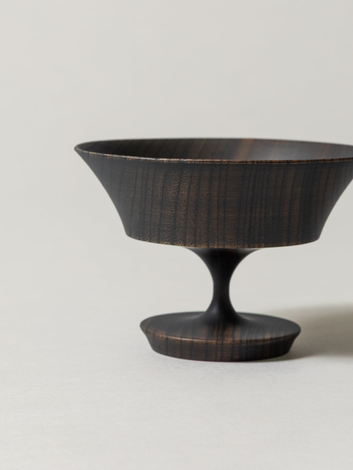 Sinafu Small Stand Bowl - Hasori (Black)