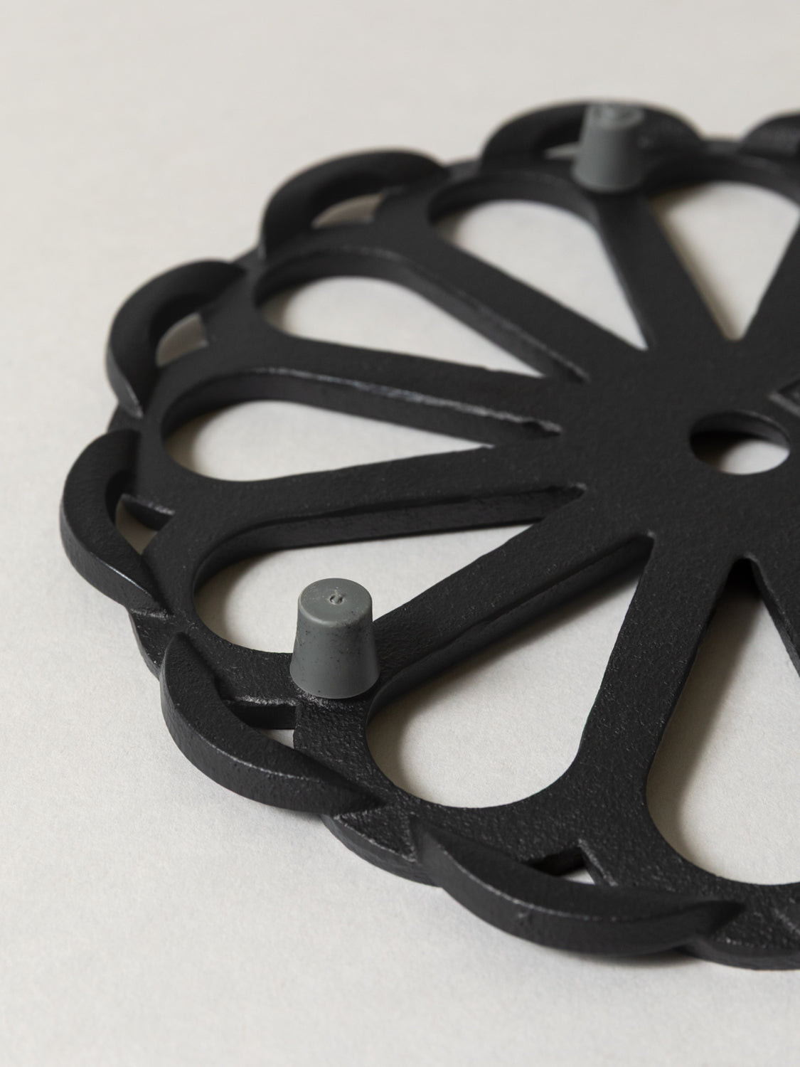 Iwachu Cast Iron Trivet - Kiku