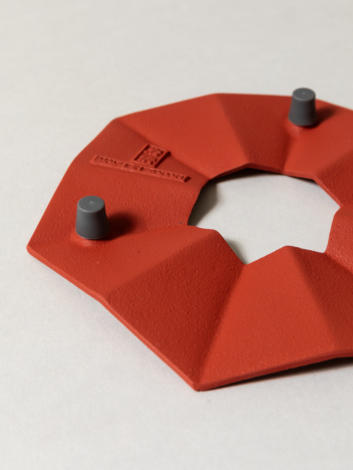 Iwachu Cast Iron Trivet - Origami Red