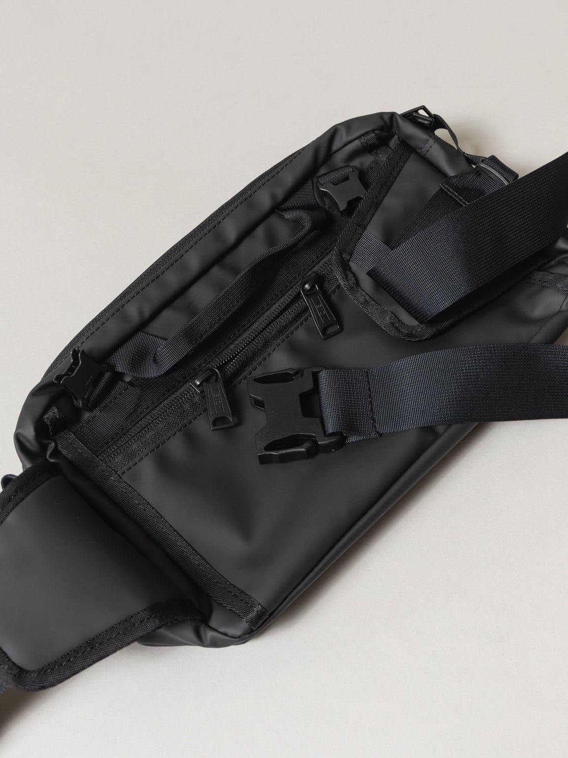 CIE Grid3 2-Way Sling Bag