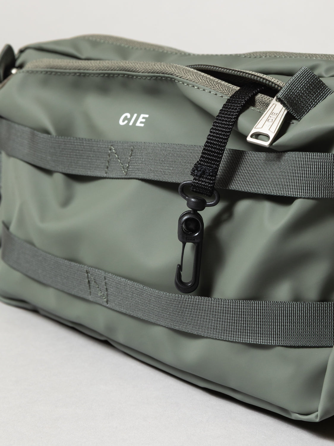CIE Grid3 2-Way Sling Bag