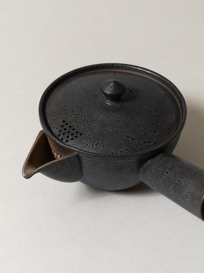 Nankei Banko Yaki Teapot