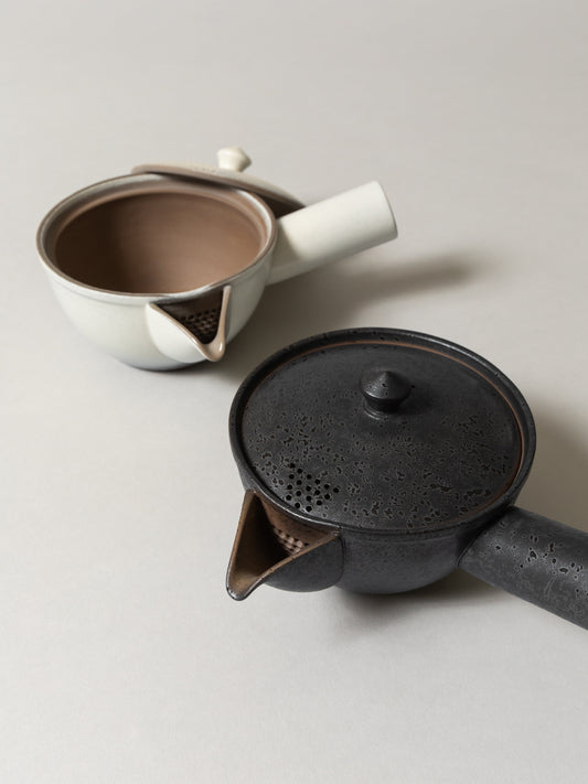 Nankei Banko Yaki Teapot