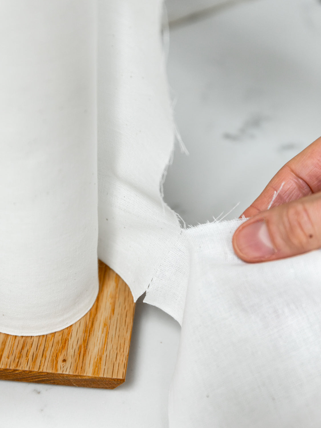 SA SA SA  Sarashi Roll Stand - Oak