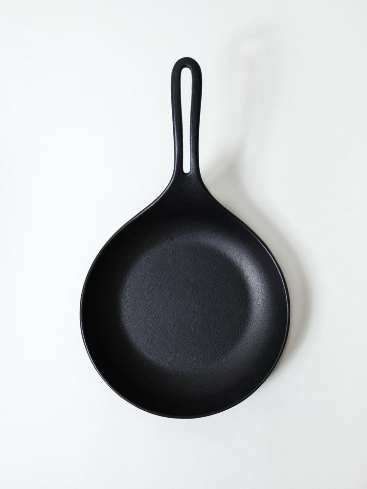 Cast iron pan large, black - Ukiyo Home