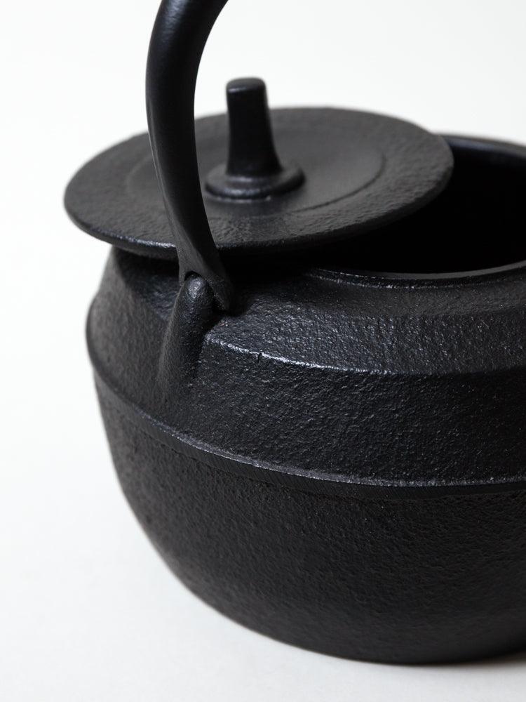 Iwachu Cast Iron Teapot With Cast Iron Base Maple Leaf Pattern Made in  Japan -  Israel