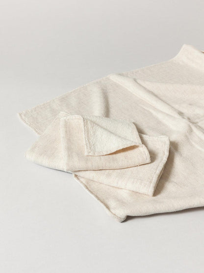 Claire Towel