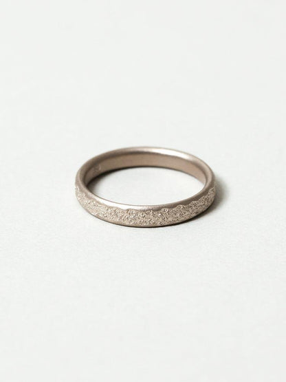 Center Cast 18K White Gold Wedding Band